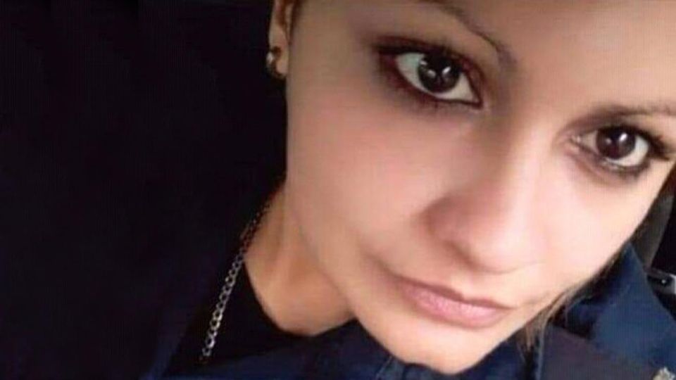 la policia atacada, que lucha por su vida en el hospital de Alta Complejidad del Cruce Varela.