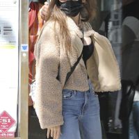 Lily Collins se aumentó el busto y nadie se había dado cuenta