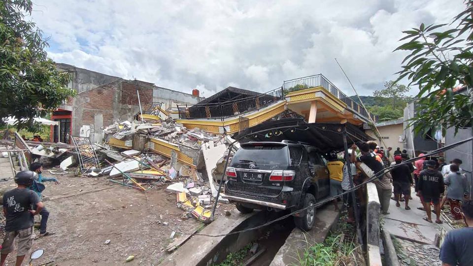 sismo en Indonesia
