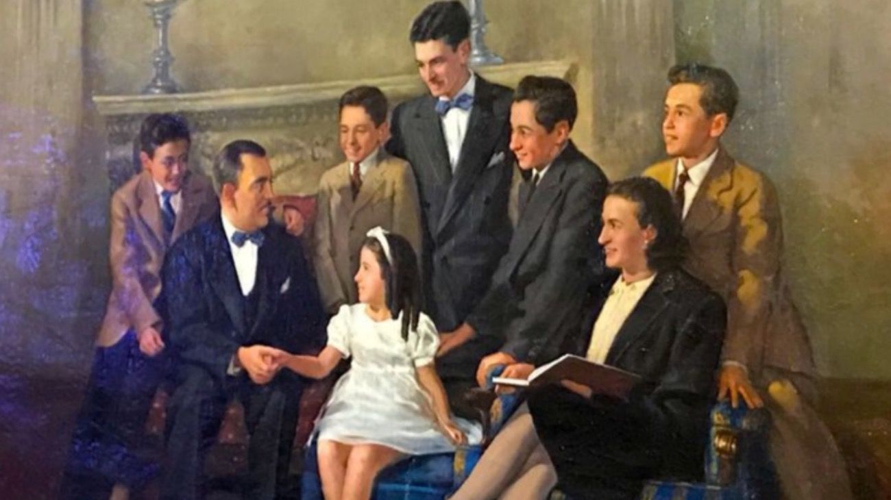 Pintura de 1947 de la familia D'Alessandro, el apellido paterno de Nancy Pelosi (ella en el centro, de niña).