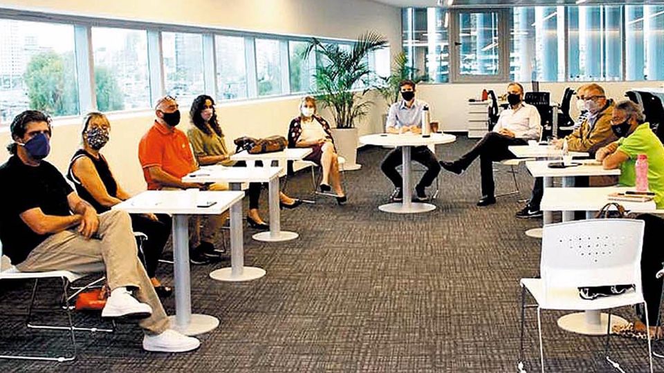 Nueva reunión. Los gremios docentes fueron recibidos ayer por el subsecretario Manuel Vidal.