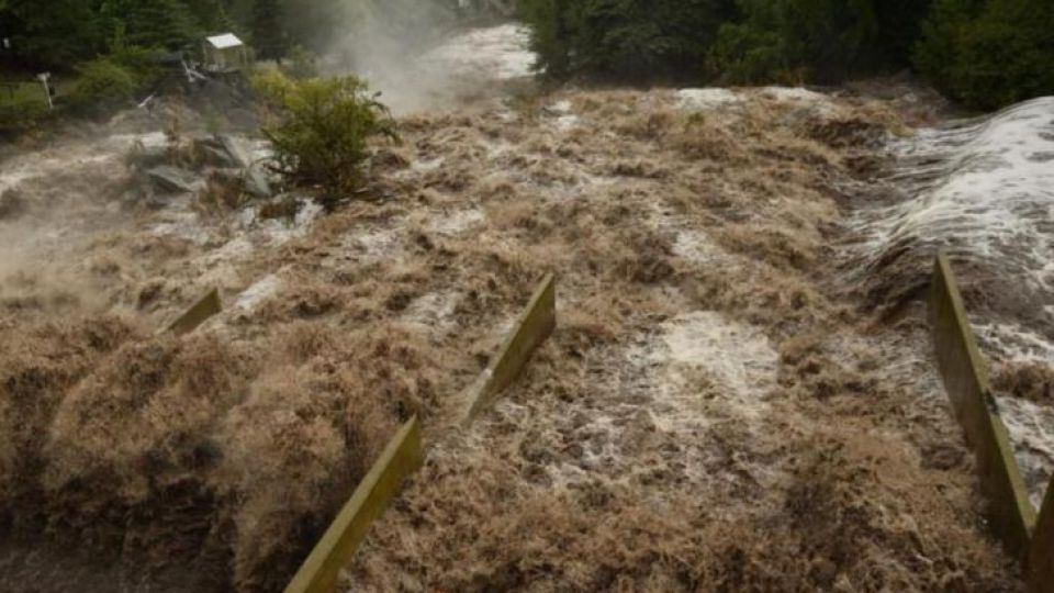 CRECIDAS. Imágenes impactantes dejaron los ríos que atraviesan el Valle de Punilla. En menos de dos horas, cayeron 140 mm.