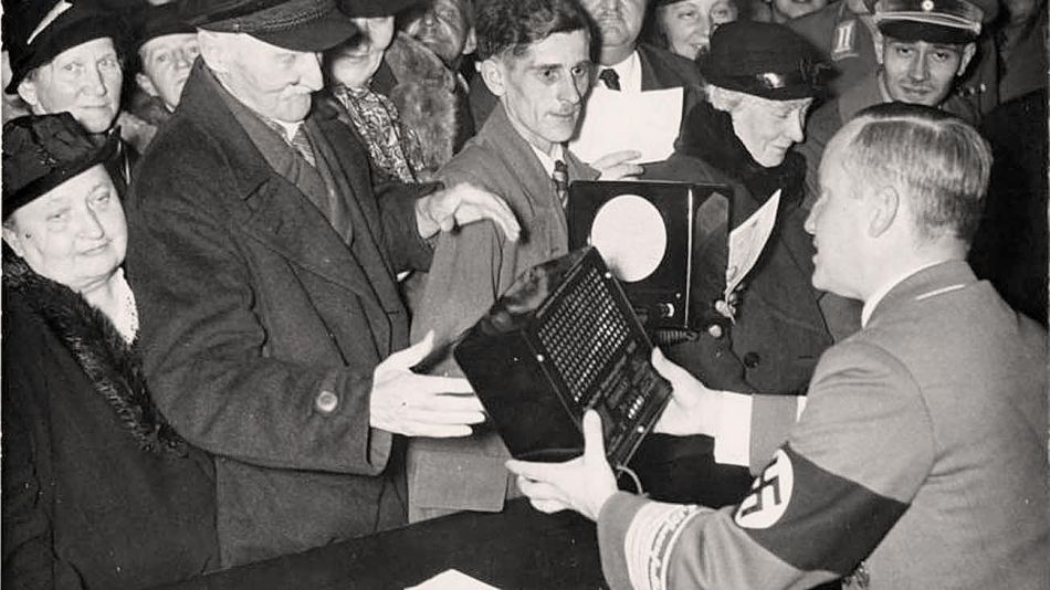20210117_volksempfanger_radio_nazi_afp_g