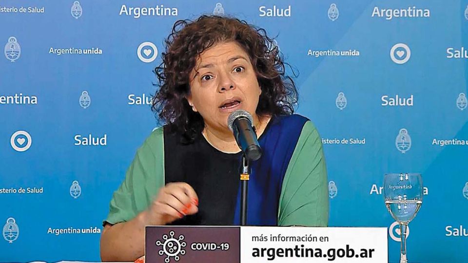 Confusión. Carla Vizzotti anunció que se aplicaría una sola dosis de la vacuna.