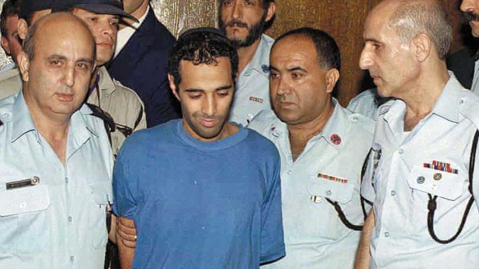 Extremista. Un judío ortodoxo que asesinó a un héroe de Israel, como Rabin, alentado por un contexto.