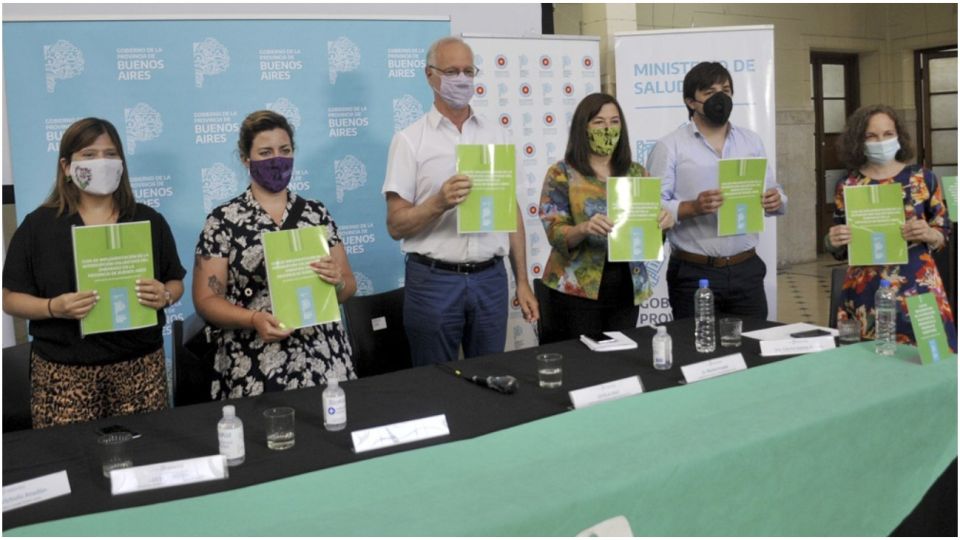 El ministro de Salud Daniel Gollan encabezó la presentación de la guía.