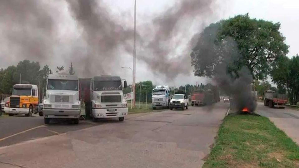 protesta de camioneros en Rosario.