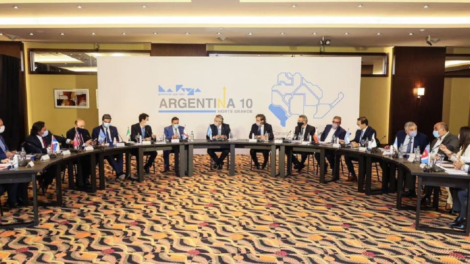 Alberto Fernández con los gobernadores del norte, que reclaman la suspensión de las PASO.