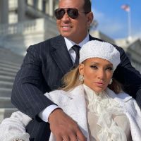 Los extravagantes looks de Jennifer López para a asunción de Joe Biden