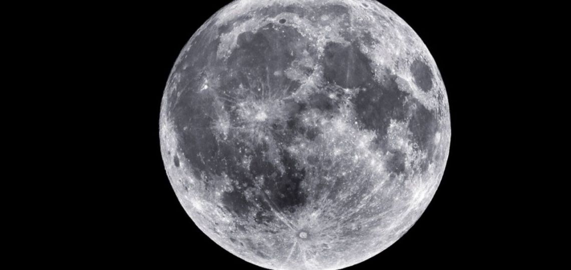 Cortarse el pelo en luna llena, más allá del mito