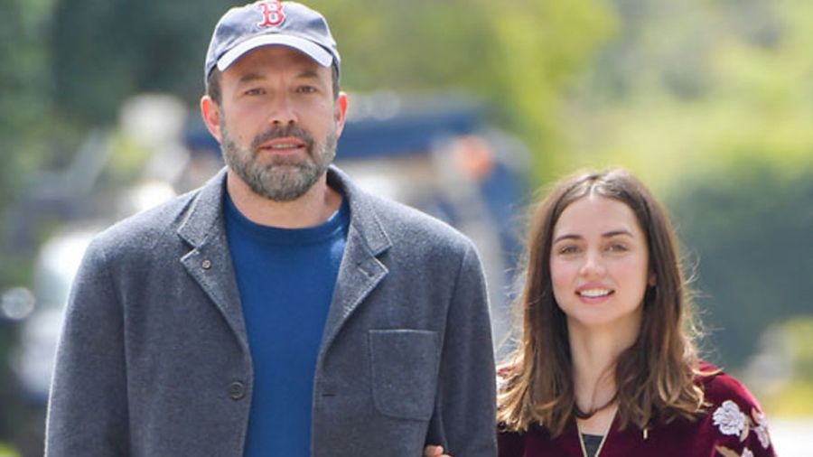 Ana oficializó la relación en abril de 2020, cuando pasó su cumpleaños 32 con Ben y subió una foto a las redes sociales