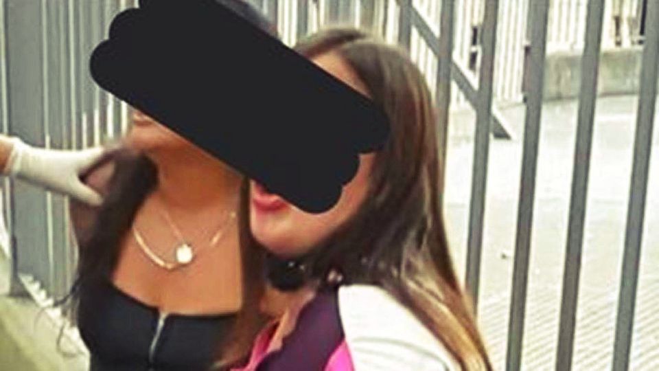 Un policía conminó a dos mujeres que no usaban barbijo y terminó atacado a piedrazos.