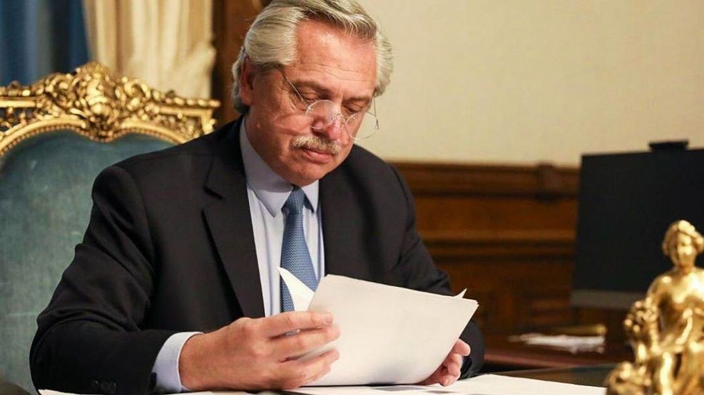 Archivo. Alberto Fernández firmó de puño y letra la carta enviada al presidente Biden.