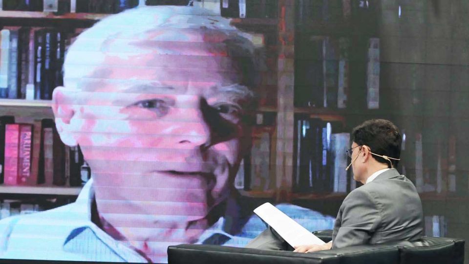 Populismo. “Es una ideología que asume que existe una voz unificada en la mayoría de la población que puede ser expresada por un líder y que la gente puede no saber cuál es su real necesidad”.