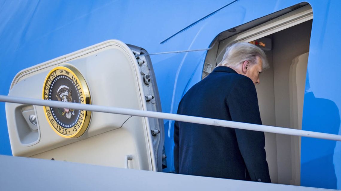 Former President Trump getting on Air Force One. 