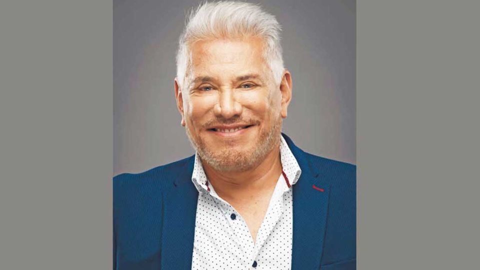 Presente. El artista disfruta su faceta como comediante. Sostiene que le ha costado salir del rol del galán.
