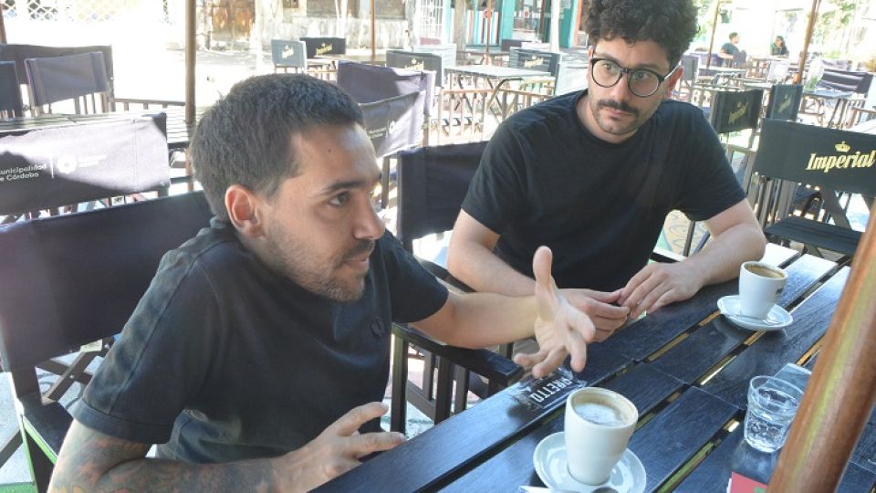 AUTORES. El artista plástico Elián Chali y el periodista José Heinz plasmaron en una publicación una serie de diálogos mantenidos vía correos electrónicos.