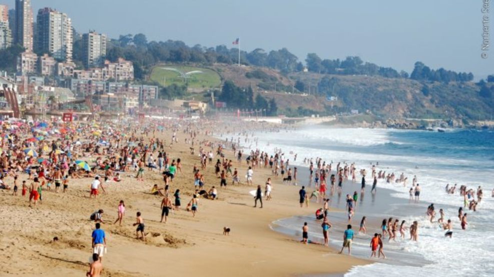 Las hermosas playas chilenas vivieron el sábado un momento tenso con el alerta de tsunami.