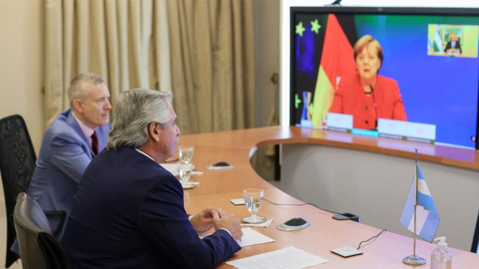 El presidente mantuvo una comunicación con la canciller alemana, Angela MerkeL