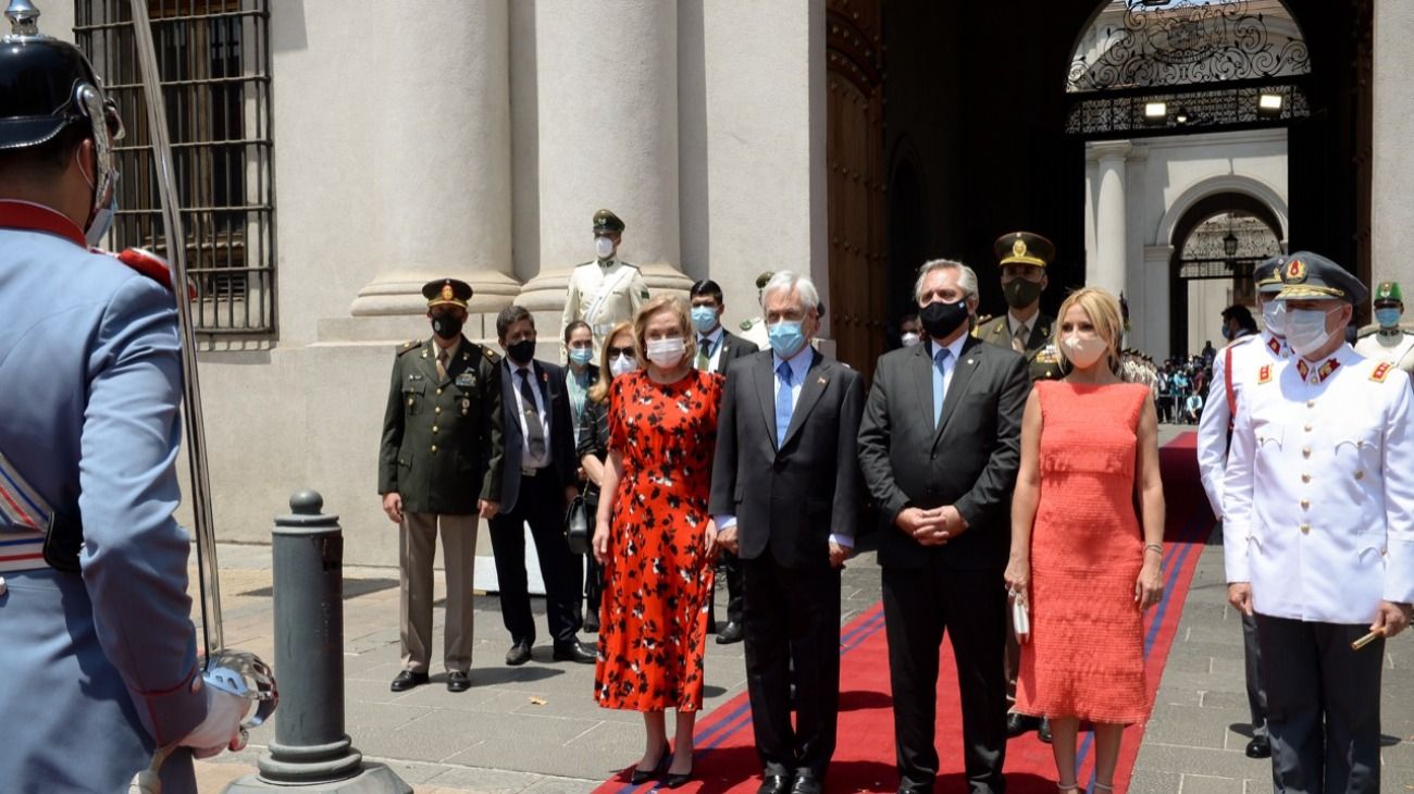 La primera dama argentina Fabiola Yañez se reunió con su par chilena, Cecilia Morel.