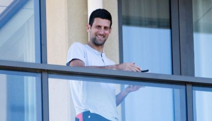 NOVAK DJOKOVIC, CONFINADO EN EL HOTEL A LA ESPERA DEL INICIO DEL AUSTRALIAN OPEN.