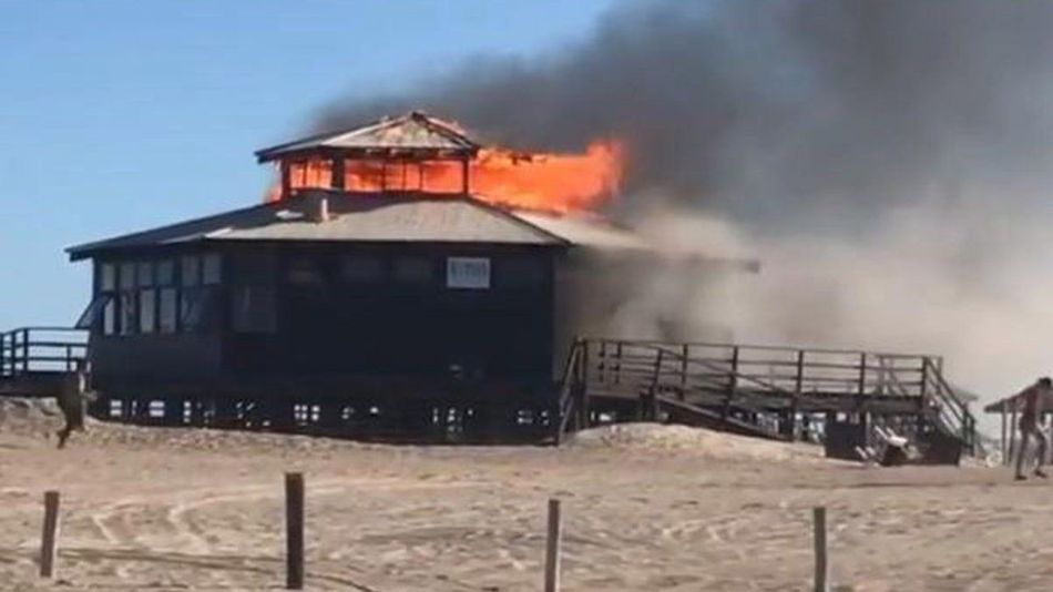 incendio parador Pinamar 20210126