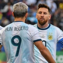 Lionel Messi y el Kun Agüero, entre los once mejores