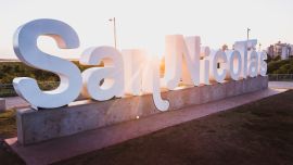 Desde paseos por la orilla del Río Paraná hasta visitas a museos históricos, San Nicolás de los Arroyos ofrece una variedad de opciones.