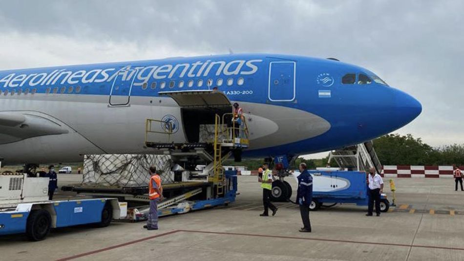 Llegada del vuelo de AA con Vacunas 20210128