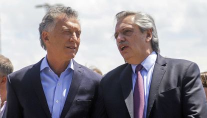 Archivo. Mauricio Macri junto a Alberto Fernández.