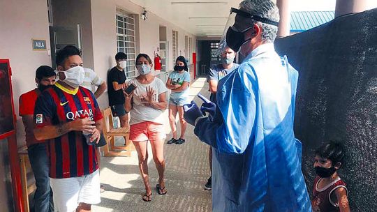 Visita. El secretario de DD.HH., Horacio Pietragalla, respaldó al gobernador y sumó más polémica.