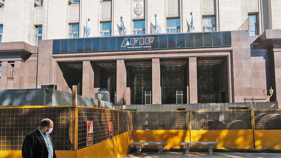 AFIP. El organismo ya puede cobrar el impuesto pero antes se esperan presentaciones judiciales.