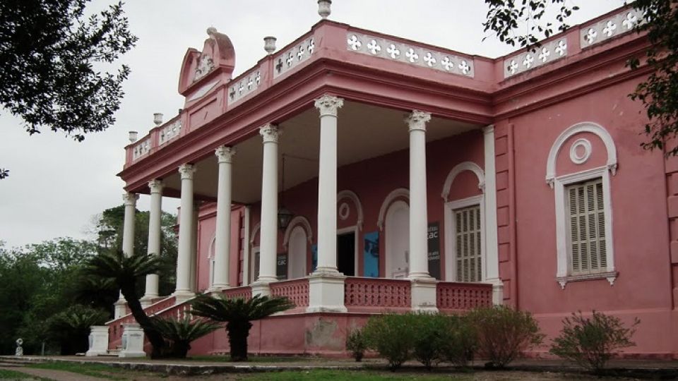 EL CAC EN TIEMPO DE ESPERA. El Centro de Arte Contemporáneo del Chateau tiene montada desde marzo pasado una muestra homenaje a Carlos Gorriarena a la espera de su reapertura.