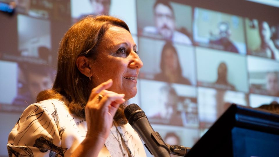 Mónica Fein, en la reunión del Partido Socialista en Buenos Aires.
