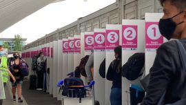 En menos de 15 minutos se pasa por el hisopado en Ezeiza, habiendo dejado todos los datos para un rápido resultado.