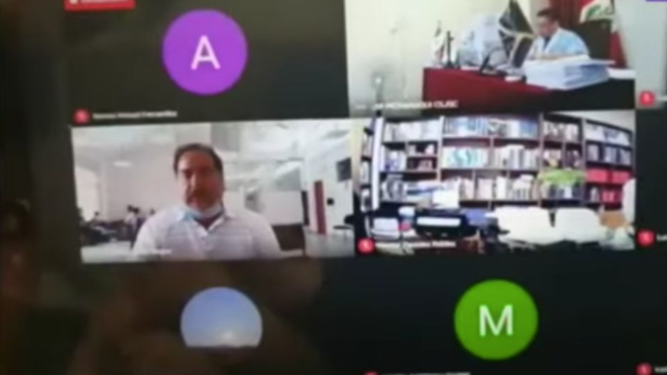El letrado apagó el sonido pero no su cámara y fue grabado durante el acto.