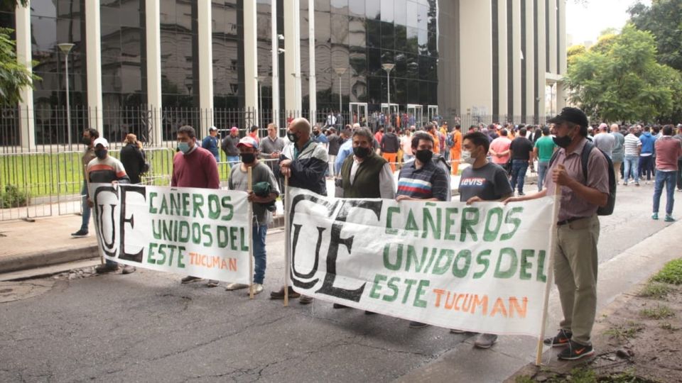 Cañeros, trabajadores de la industria y empresarios en la Legislatura tucumana.
