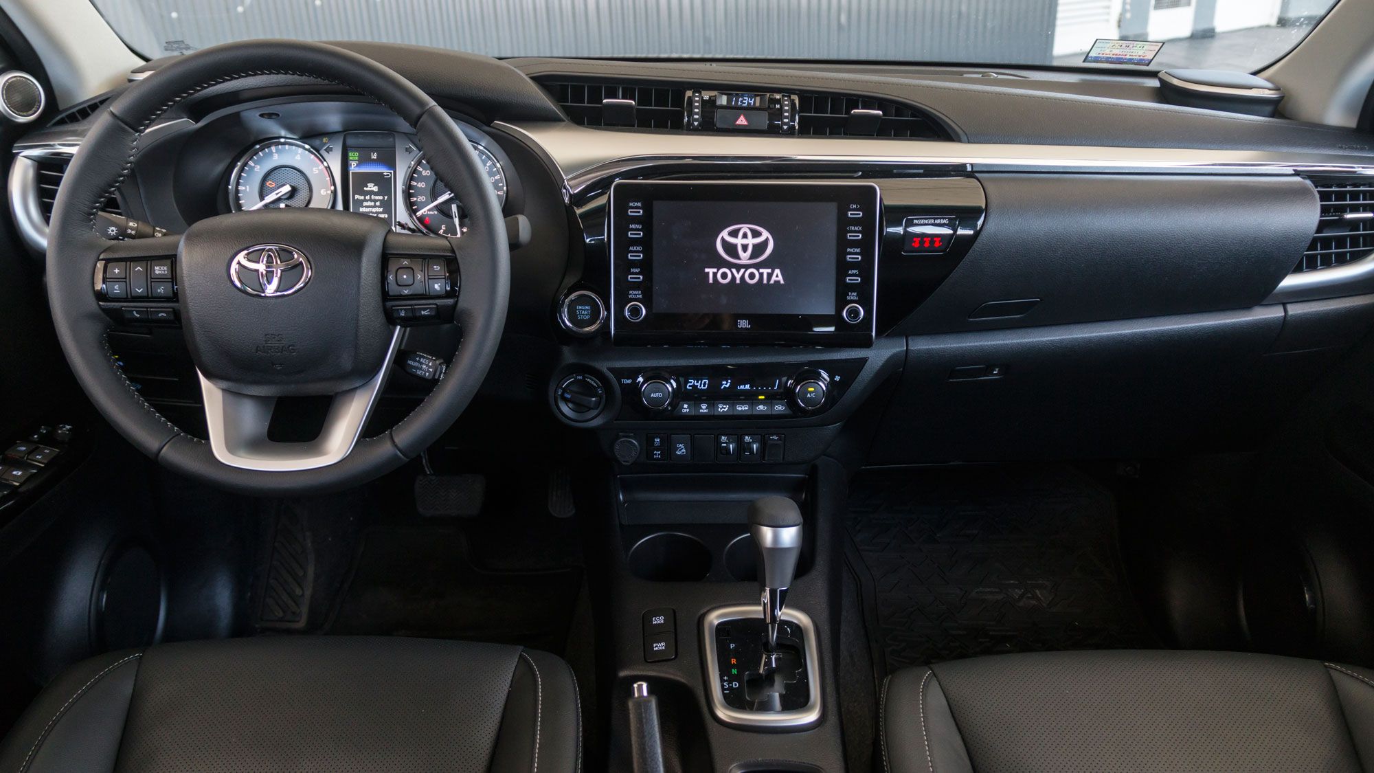 Probamos la nueva Toyota Hilux SRX 2021 Parabrisas