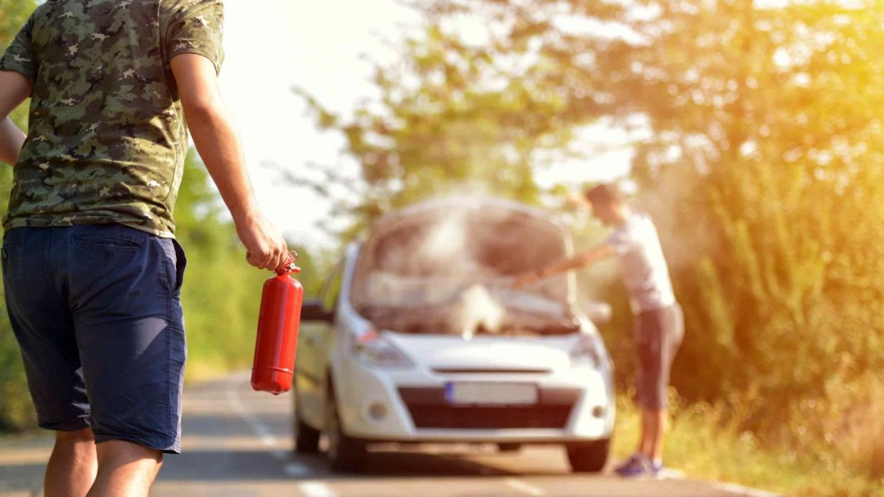 Extintores en los coches, ¿tener o no tener?