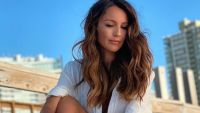 ¡Asoma la pancita! Pampita eligió un particular look para una salida con amigas