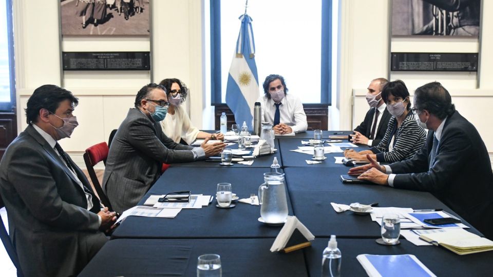 La reunión del gabinete económico. Empresarios y sindicatos participarán del encuentro la semana próxima.