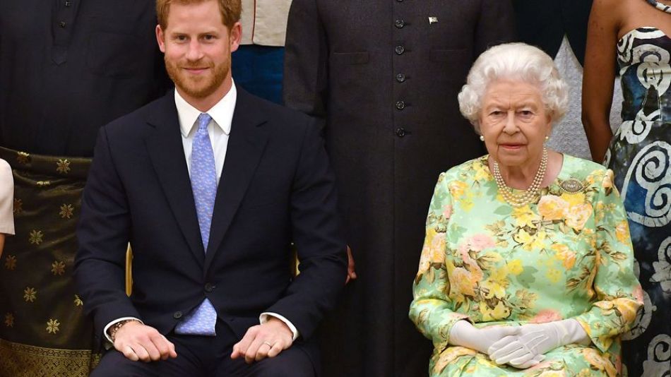 Guerra real: La Reina Isabel podría quitarle títulos militares a Harry