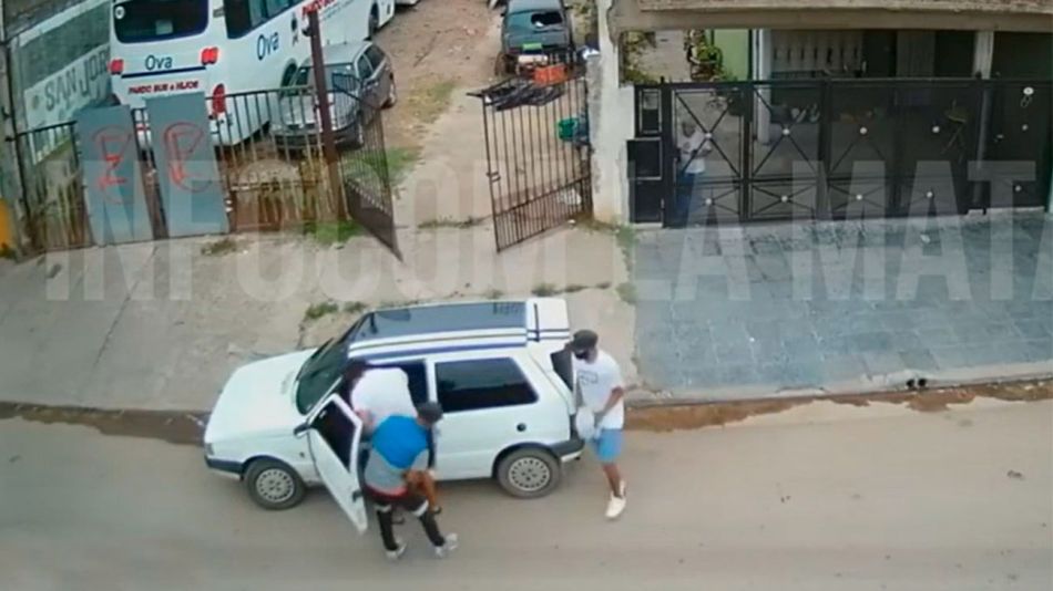 Laferrere delincuentes se robaron un auto 20210204