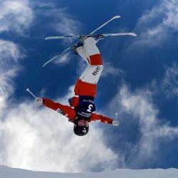 Anri Kawamura de Japón realiza carrera de entrenamiento para las mujeres Moguls durante la Copa del Mundo de Esquí Internacional Intermountain Healthcare Freestyle 2021 en Deer Valley Resort en Deer Valley Resort en Park City, Utah. | Foto:Tom Pennington / Getty Images / AFP