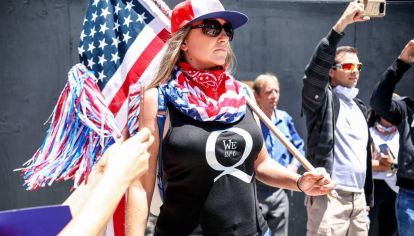 Más de 60 millones de norteamericanos aún creen que les robaron las elecciones, una cifra que trasciende al votante Qanon de Trump