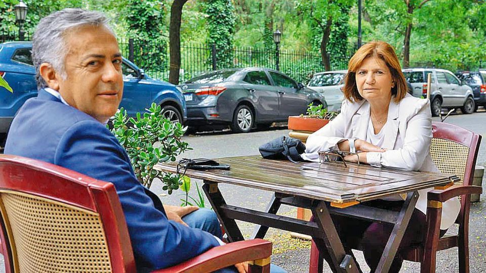 Halcones. Alfredo Cornejo y Patricia Bullrich se convirtieron en los dirigtentes más duros al momento de discutir con el Gobierno.