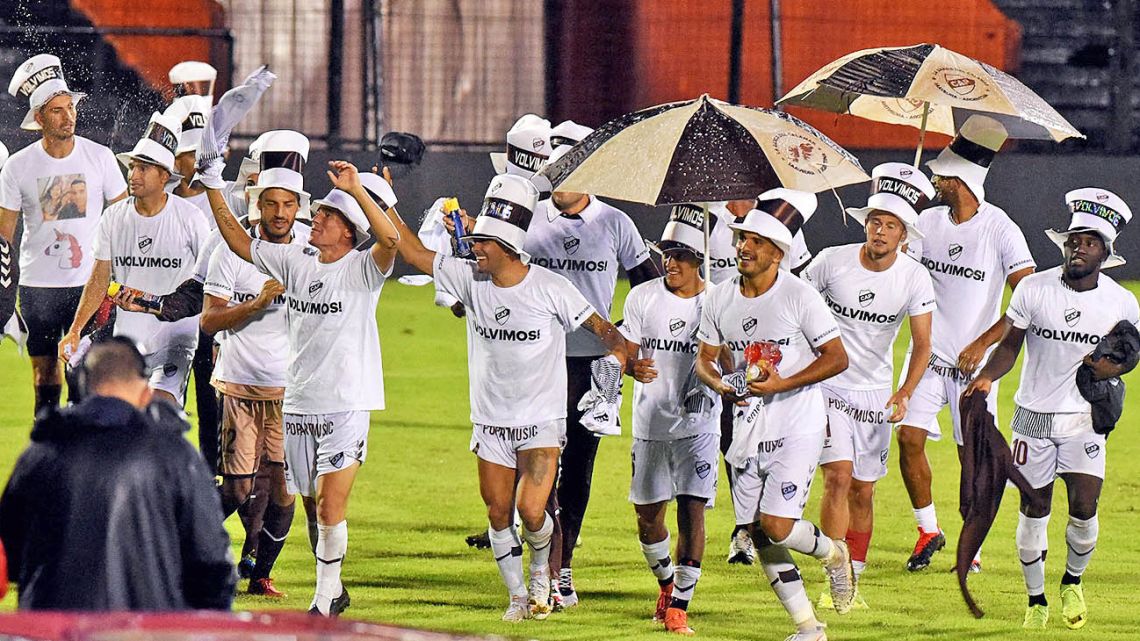 Platense´s celebrations after winning the game. 