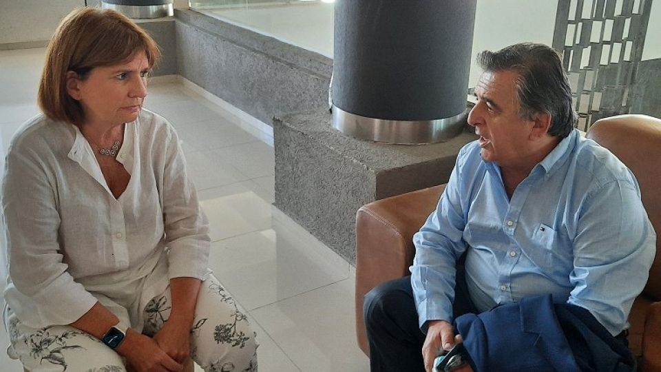 DIÁLOGO. Bullrich con Negri el viernes por la tarde en Carlos Paz.