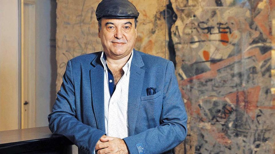 El acto. “En algún momento de mi carrera pasé de pretender enseñar filosofía, lo que era parcialmente un error, a enseñar a filosofar”.