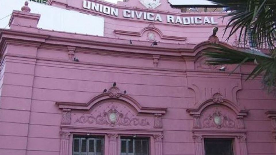 CASA RADICAL. La conducción del partido se definirá en una contienda entre distintas alianzas que tienen hasta el martes para presentar las listas, aunque se especula con una posible prórroga de 24 horas.